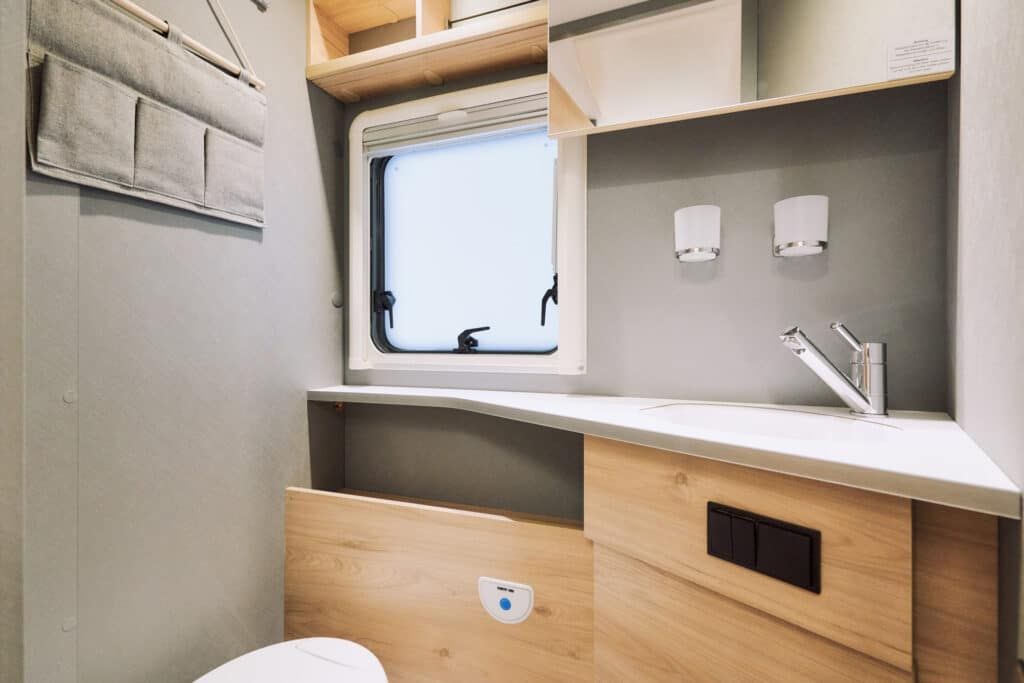 Cuarto de baño autocaravana Dethleffs