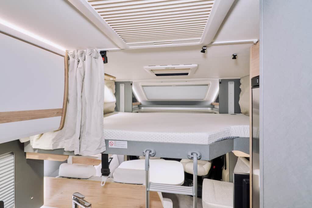 Campermadrid Dethleffs autocaravana 1